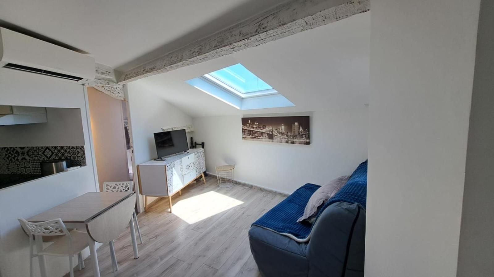 Joli 2 Pieces Renove A Proximite Du Centre Et Apartment