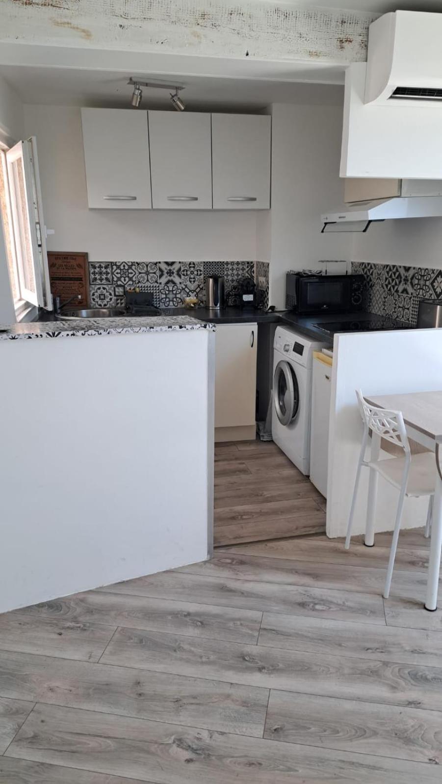 Apartment Joli 2 Pieces Renove A Proximite Du Centre Et