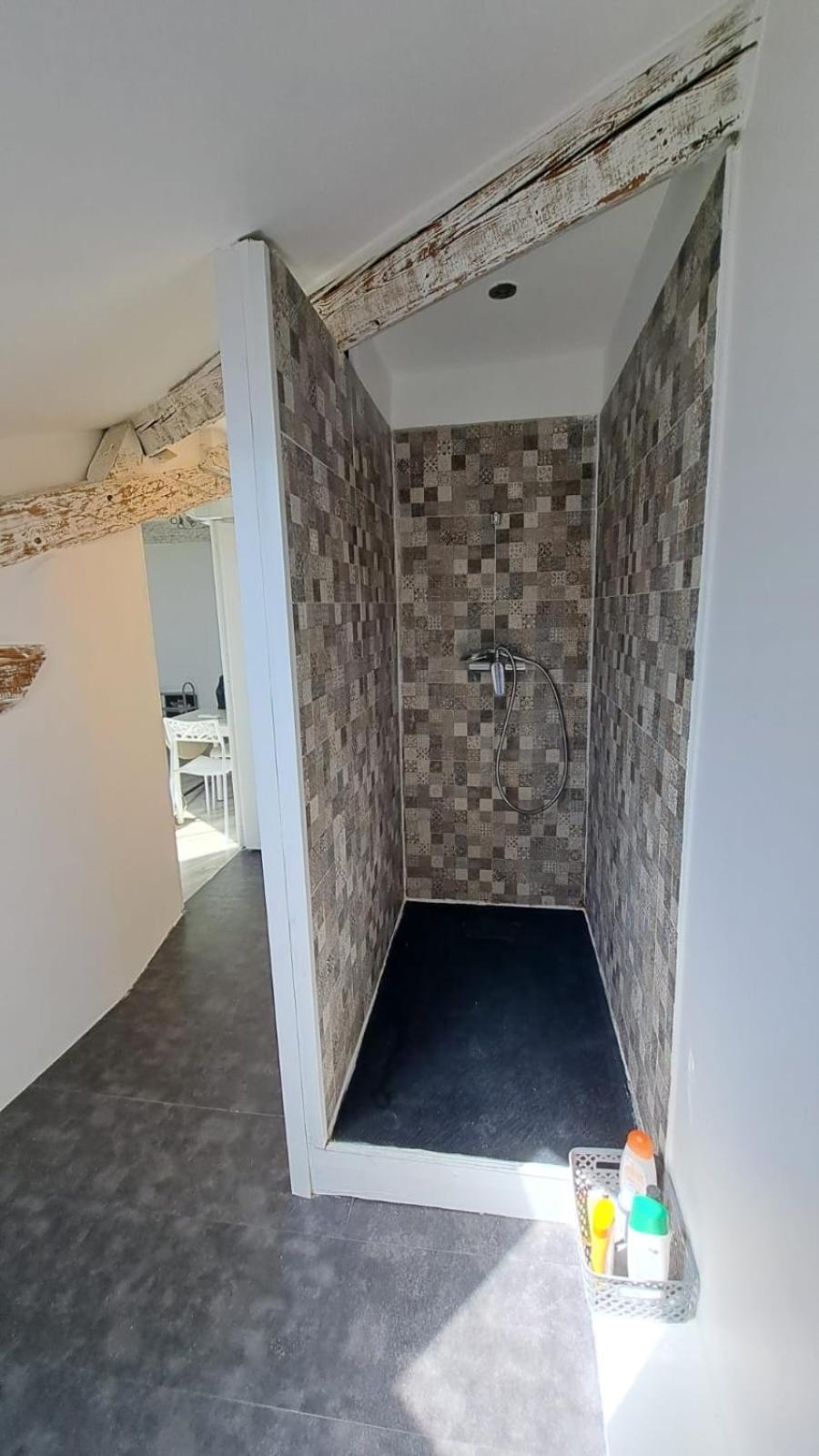 Joli 2 Pieces Renove A Proximite Du Centre Et Apartment *